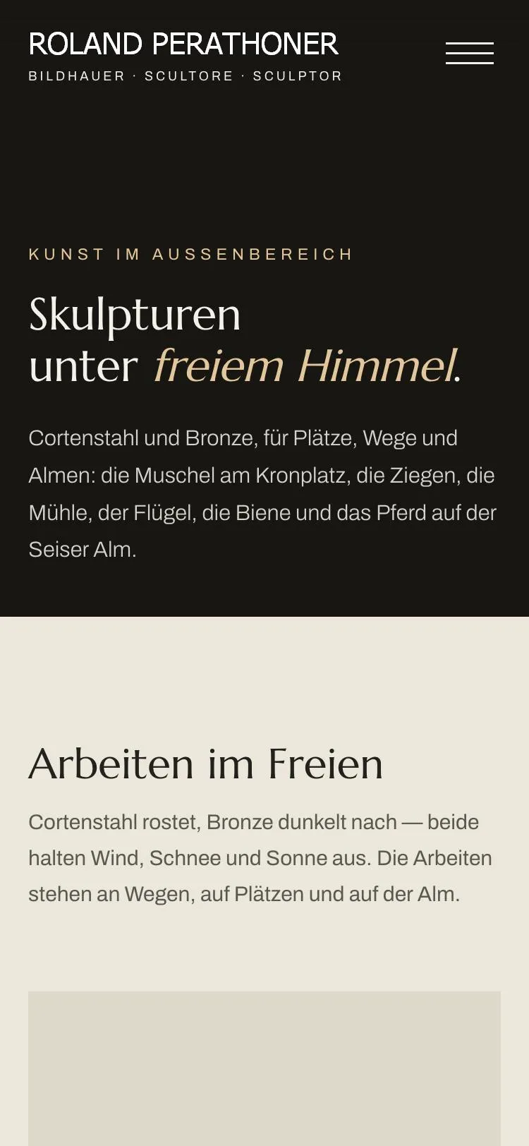 Pagina dell’arte all’aperto sul telefono: «Skulpturen unter freiem Himmel.»